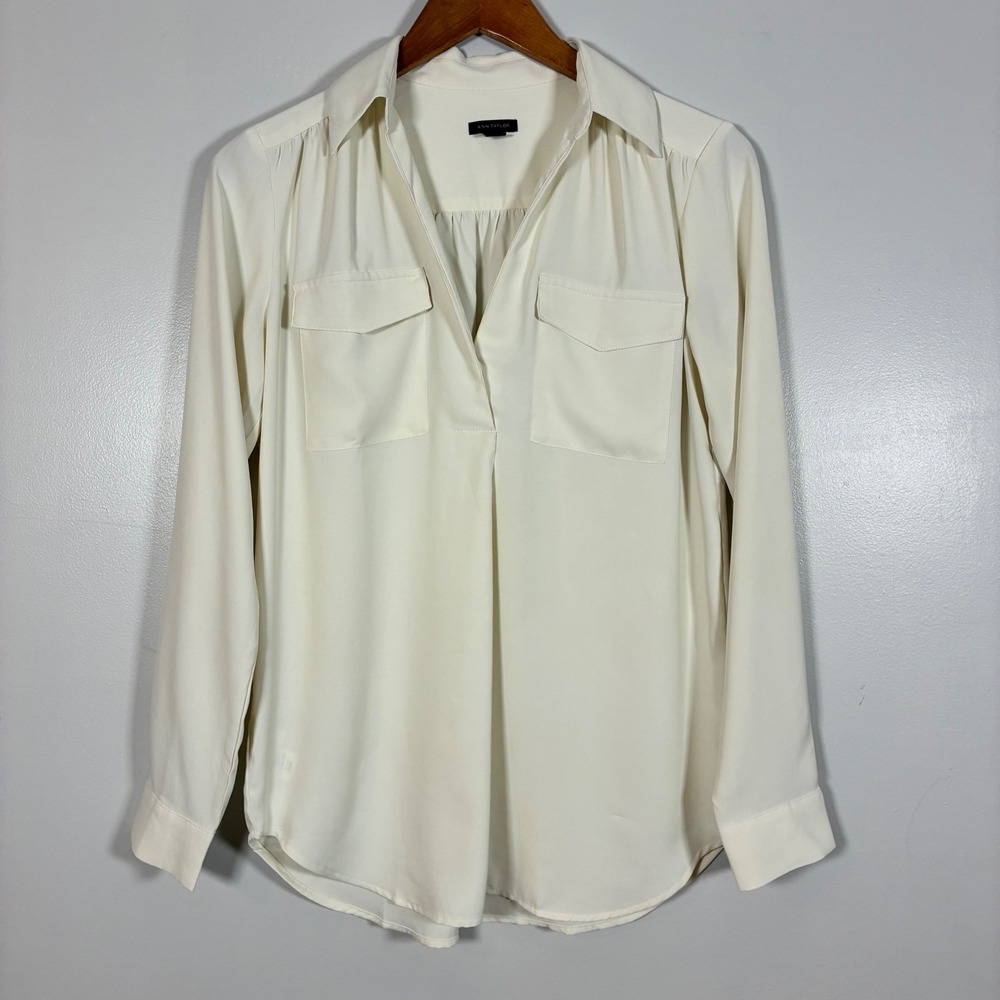 Ann Taylor Blouse XS Ivory Utility Pocket Top Office Capsule Chic Preppy Luxury